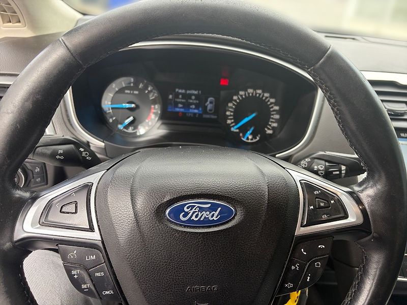 Ford Mondeo - fotka 8 z 17