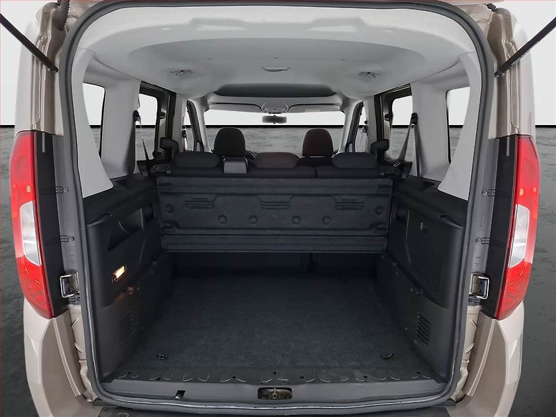 Fiat Dobló (2017) 1.4 T-Jet, 5Míst, ČR, 1Maj - fotka 13 z 16