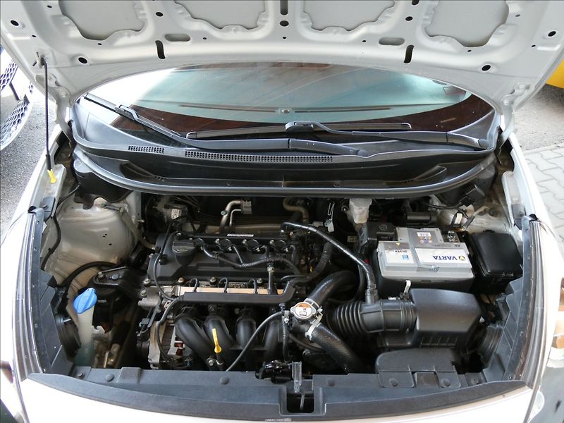 Kia Rio 1,2 i 62kW serviska, NAVI - fotka 36 z 44