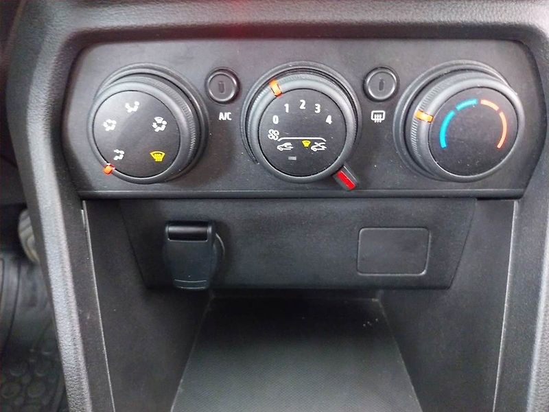 Dacia Sandero (2023) 1.0 TCe, LPG, ČR,1.maj - fotka 15 z 16