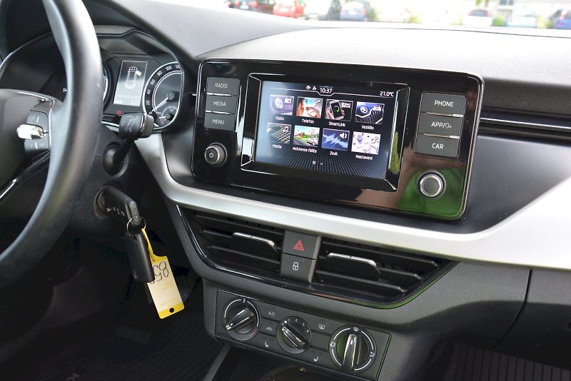 Škoda Kamiq (2021) 1.0 TSI 81 KW Ambition EXTRA - fotka 18 z 24