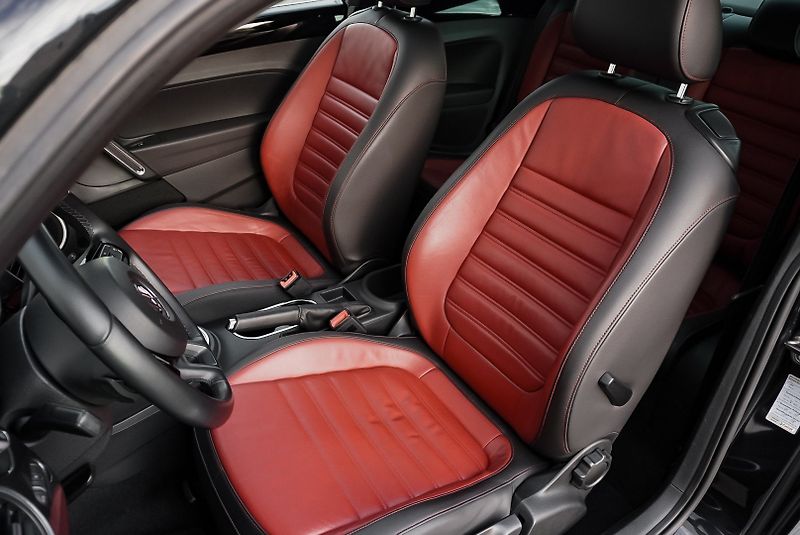 Volkswagen Beetle 2.0 TSi 147kW SPORT FENDER - fotka 15 z 33