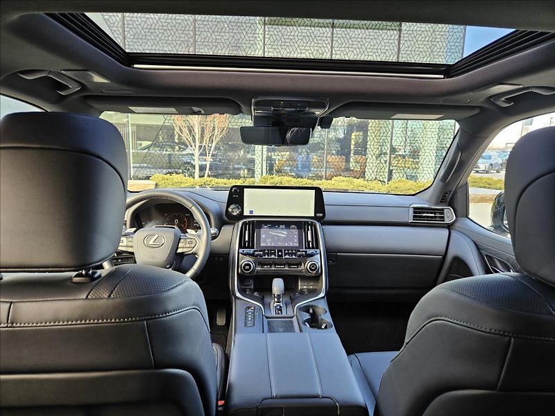 Lexus LX 700h (2025) 3,4 Overtrail+  HEV - fotka 20 z 22