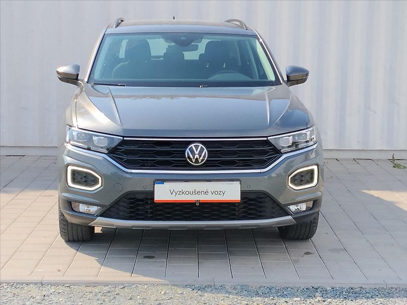 Volkswagen T-Roc 1,5   1,5TSI 110Kw - fotka 2 z 31