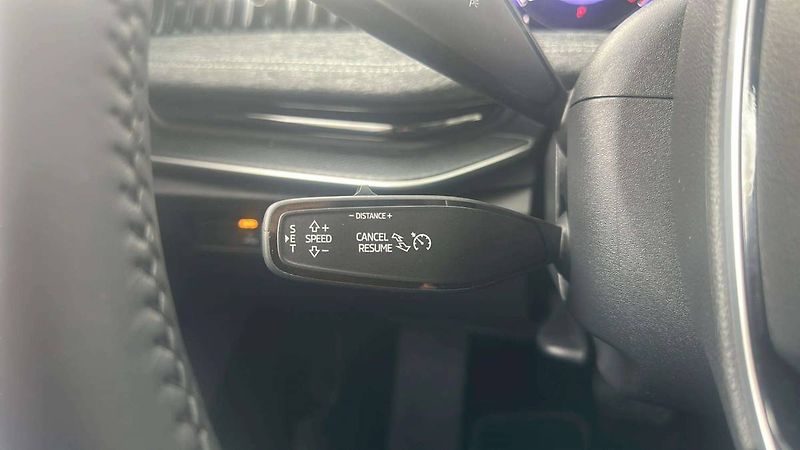 Škoda Superb Combi Selection 2,0TDI 110kW D - fotka 12 z 30