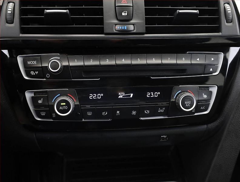 BMW Řada 3 (2019) 320 d xDrive, 4X4, Automat - fotka 11 z 21