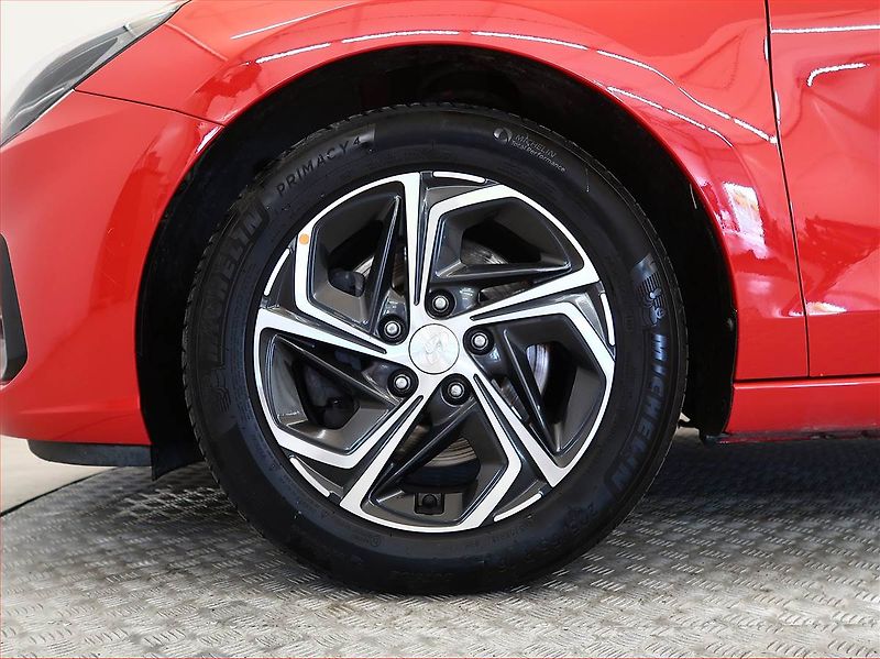 Hyundai i30 (2022) Style 1.5 T-GDI MHEV - fotka 14 z 16