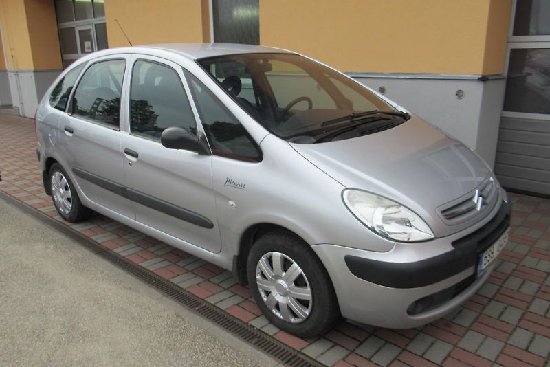 Citroën Xsara Picasso 1.6i 16V AUT.KLIMA TAŽNÉ - fotka 1 z 17