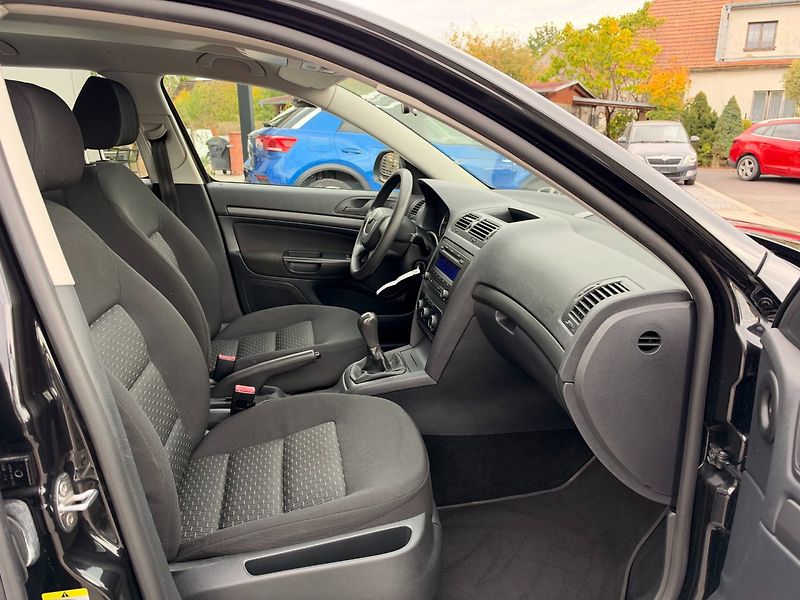 Škoda Octavia (2009) Ambition 1.6 MPi 75kW - fotka 26 z 35