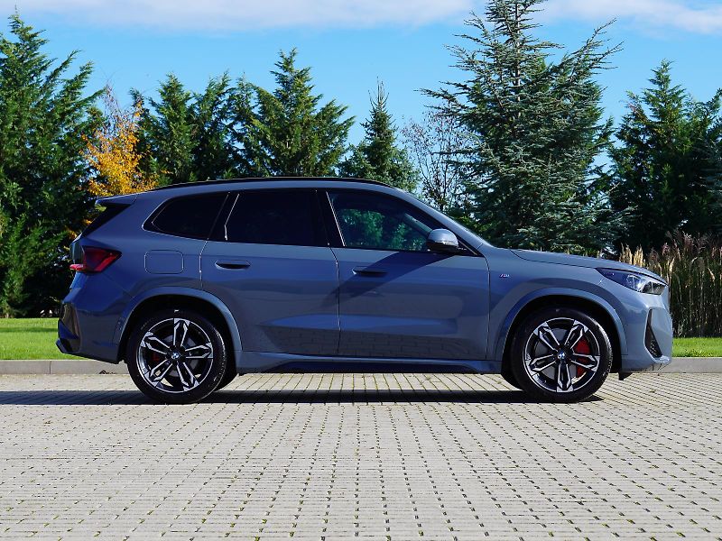 BMW X1 xDrive20d (U11) M Sport Paket - fotka 6 z 30