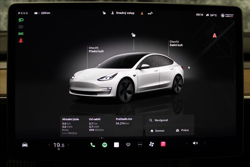 Tesla Model 3 0,0 Standard plus - fotka 19 z 27
