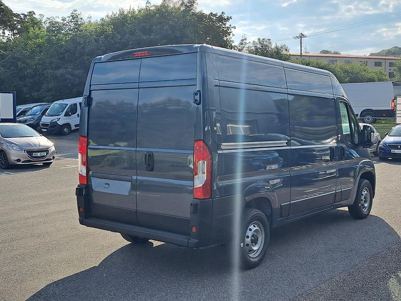Peugeot Boxer (2026)  Furgon 3000 L2H2 BlueHDi 120k - fotka 5 z 14