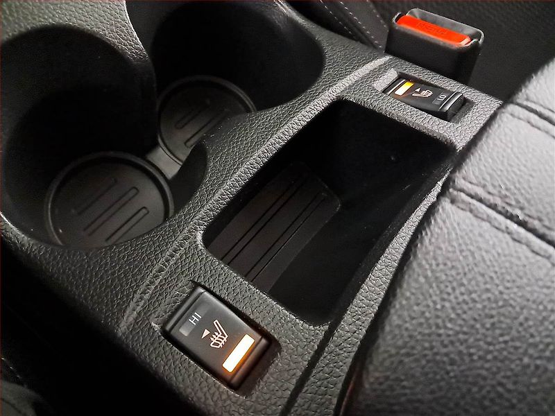 Nissan Qashqai (2021) 1.3 DIG-T - fotka 16 z 20
