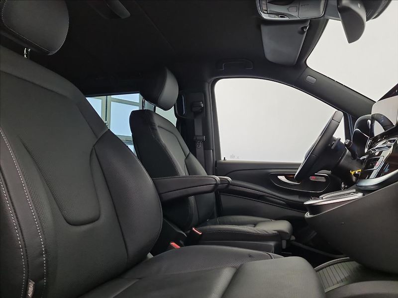 Mercedes-Benz Třídy V 300 d AVANTGARDE AIRMATIC - fotka 15 z 25