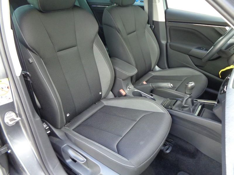 Škoda Kamiq 1.0 TSI Ambition 70 kW M5F - fotka 18 z 28