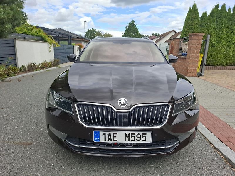 Škoda Superb (2016) 2.0 TDI Elegance, alkantara - fotka 7 z 21