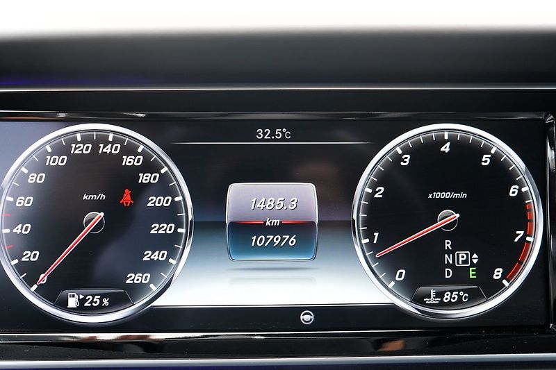 Mercedes-Benz Třídy S S 500 4Matic Coupe AMG - fotka 31 z 43