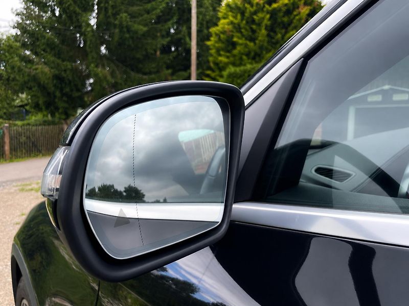 Mercedes-Benz GLC (2017) 250 4MATIC, DPH,kůže,Distronic - fotka 9 z 18