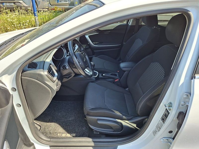 Kia Ceed 1,6 CRDI 136K M6 1.MAJ! - fotka 12 z 23