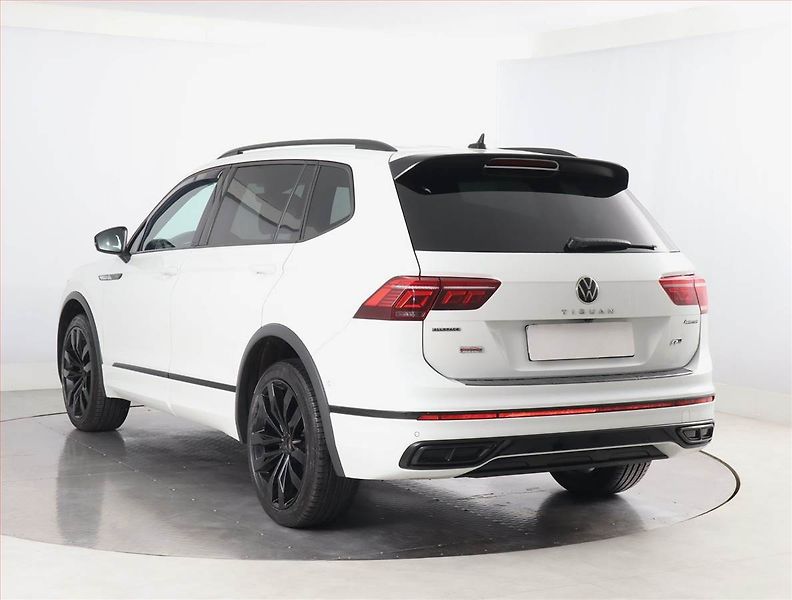 Volkswagen Tiguan Allspace (2022) R-Line 2.0 TDI - fotka 4 z 21