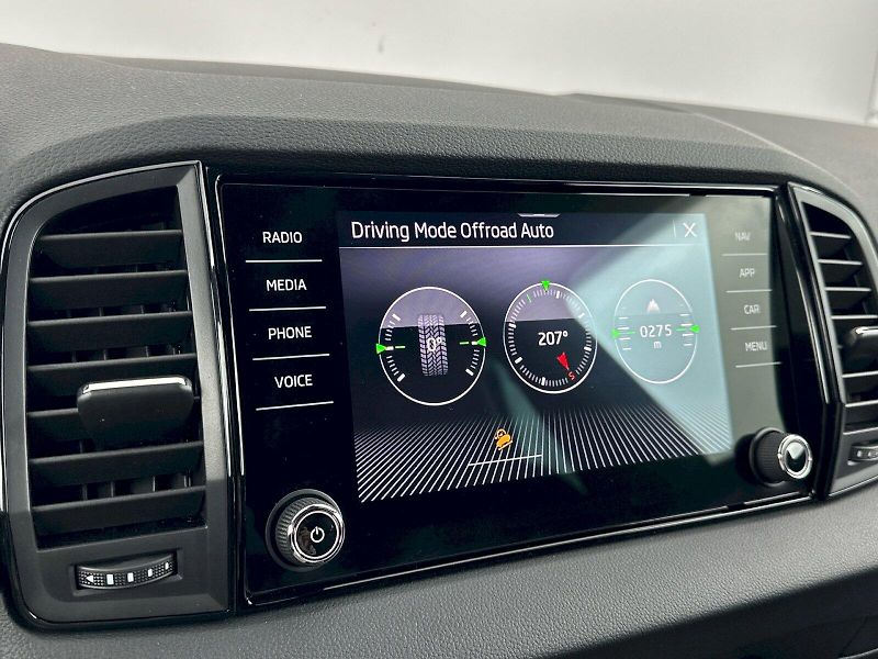 Škoda Karoq (2025) DSG 2.0TSI 140kW 4x4 SportLine - fotka 16 z 37