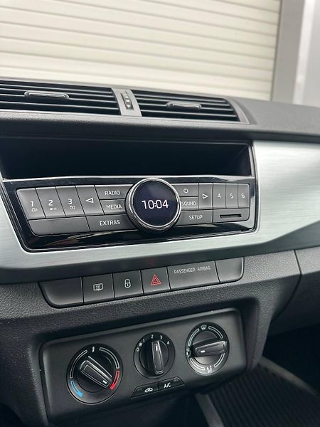 Škoda Fabia (2015) III HATCHBACK 1.0 MPI AMBIENTE - fotka 20 z 21