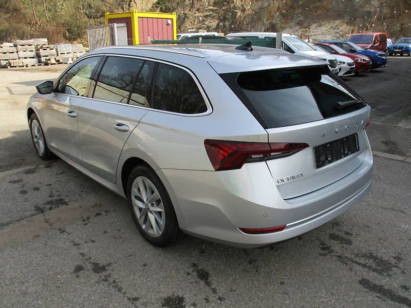 Škoda Octavia Combi Style 2,0TDI 110kW DSG/P - fotka 6 z 13