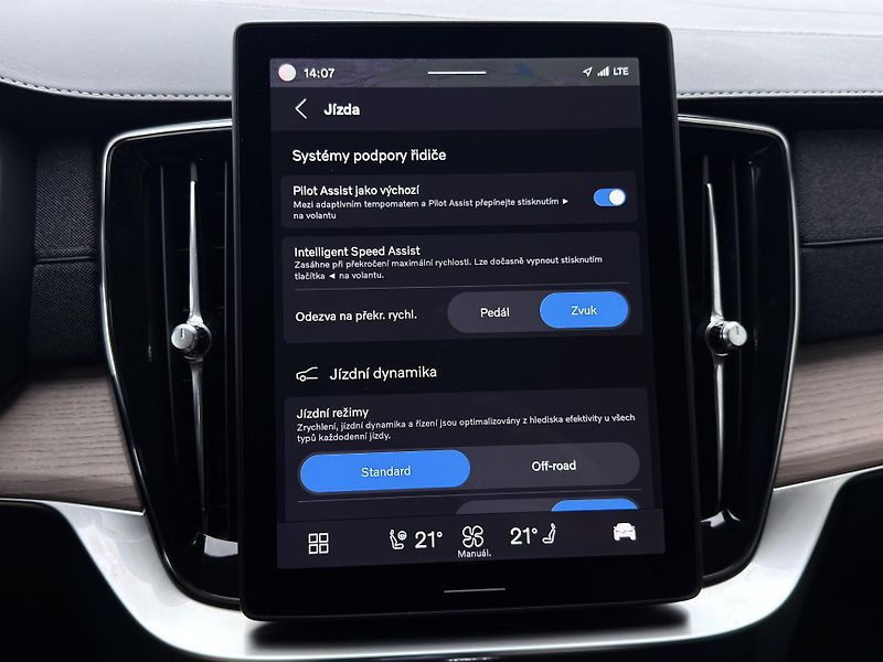 Volvo XC90 B5 AWD PLUS BRIGHT // +kola  - fotka 39 z 50