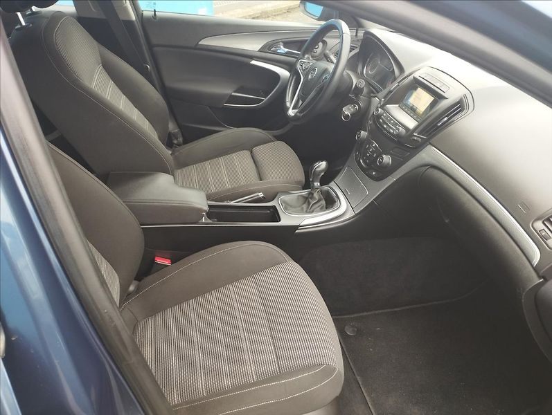 Opel Insignia 2,0 CDTi 88KW - fotka 8 z 17