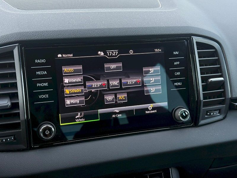 Škoda Karoq (2025) 1.5 TSI 110 kW DSG SportLine - fotka 20 z 27
