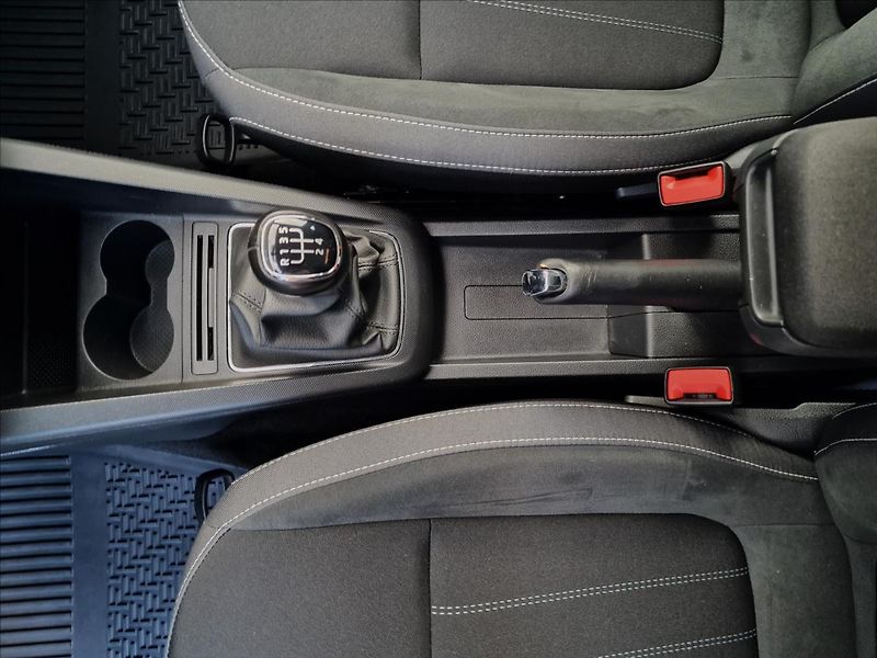 Škoda Fabia 1.0 TSI Style Combi,ČR,1.Maj. - fotka 34 z 48