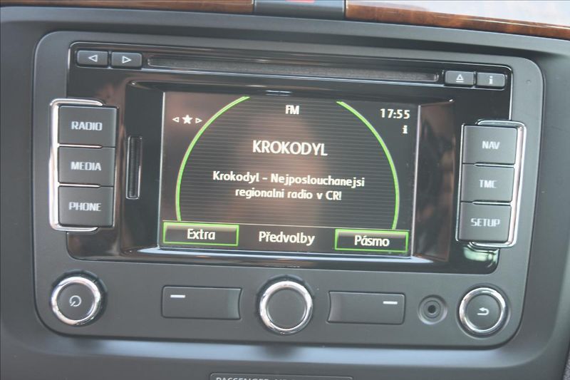 Škoda Superb 2,0 TDI 125KW TOP VÝBAVA ALU - fotka 43 z 50