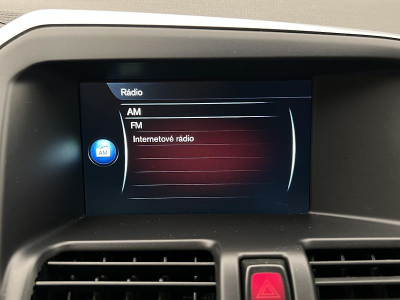 Volvo XC60 D5 AWD SUMMUM AUT CZ - fotka 27 z 38