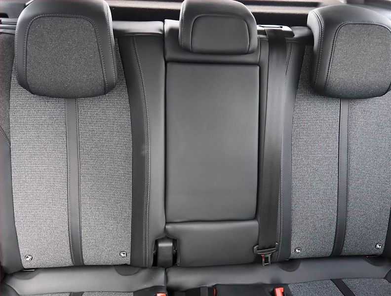 Peugeot 3008 (2019) Allure 1.2 PureTech - fotka 10 z 16