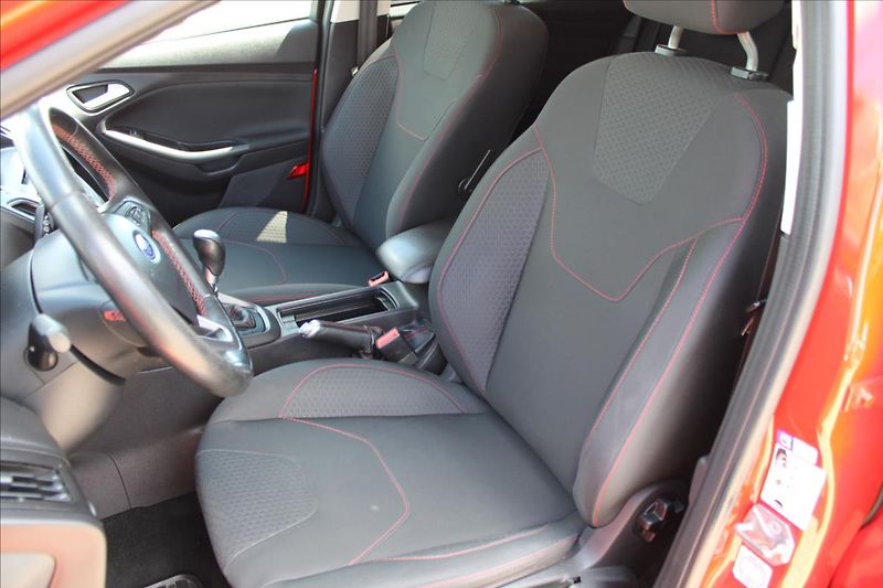 Ford Focus 1,5 EB  NOVÉ V ČR,RED EDITION - fotka 25 z 32