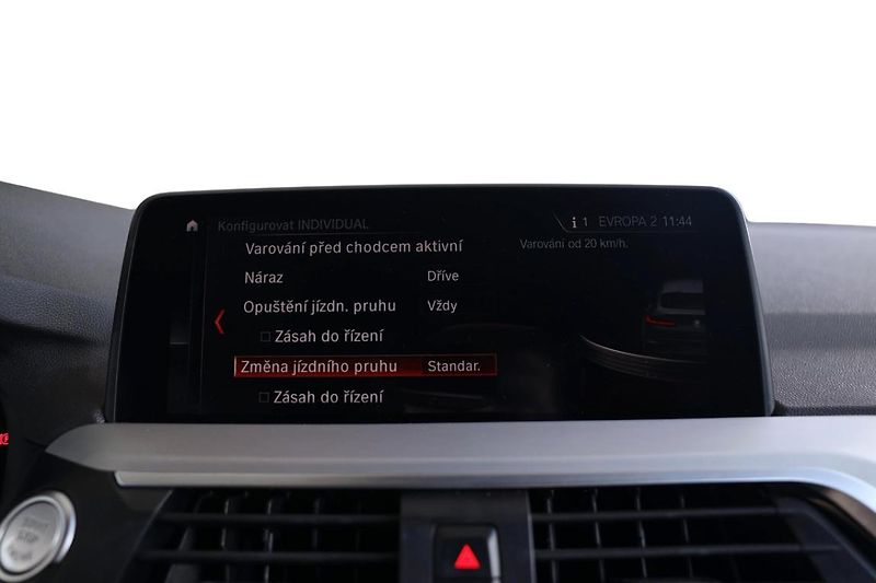 BMW X4 xDrive30d - fotka 20 z 31