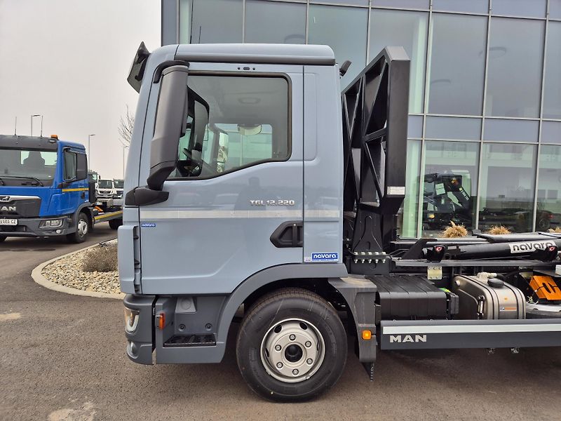 MAN TGL TRAKTOR NOSIČ KONTEJNERU - fotka 2 z 21