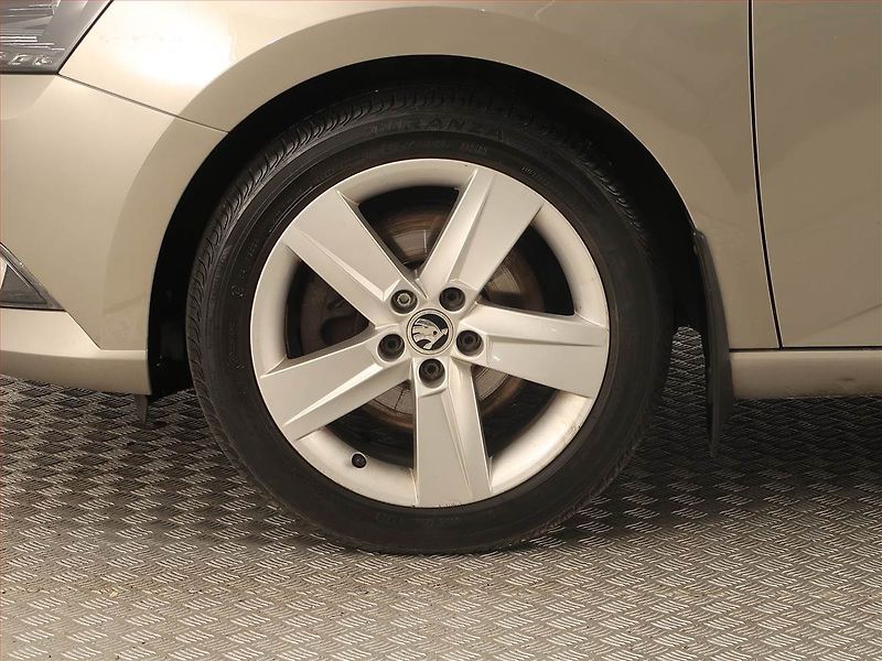 Škoda Fabia (2017) 1.4 TDI, Navi, Tempomat - fotka 14 z 18