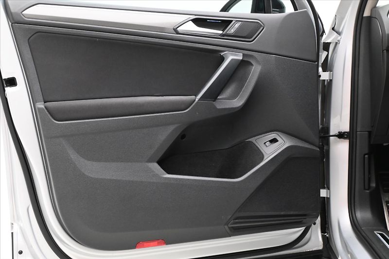 Volkswagen Tiguan 2,0 TDI 110 kW DSG iQ.DRIVE Zá - fotka 24 z 30