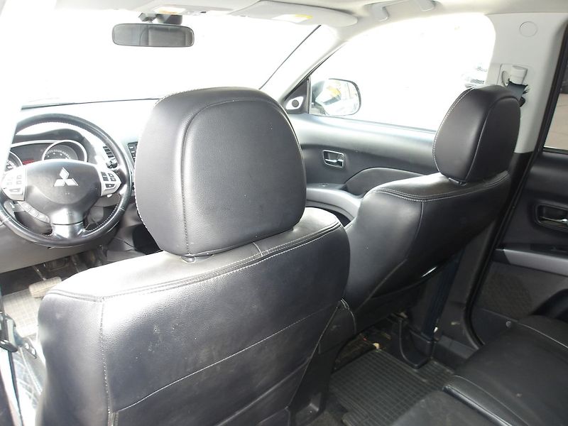 Mitsubishi Outlander 2,3i LPG+BENZIN  AUTOMAT !!! - fotka 21 z 31