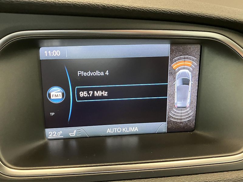 Volvo V40 T3 FWD Momentum MT6 - fotka 26 z 40