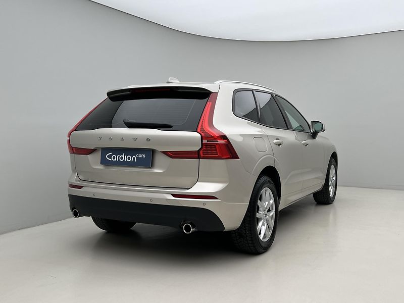 Volvo XC60 D4 AWD MOMENTUM AUT CZ - fotka 12 z 39