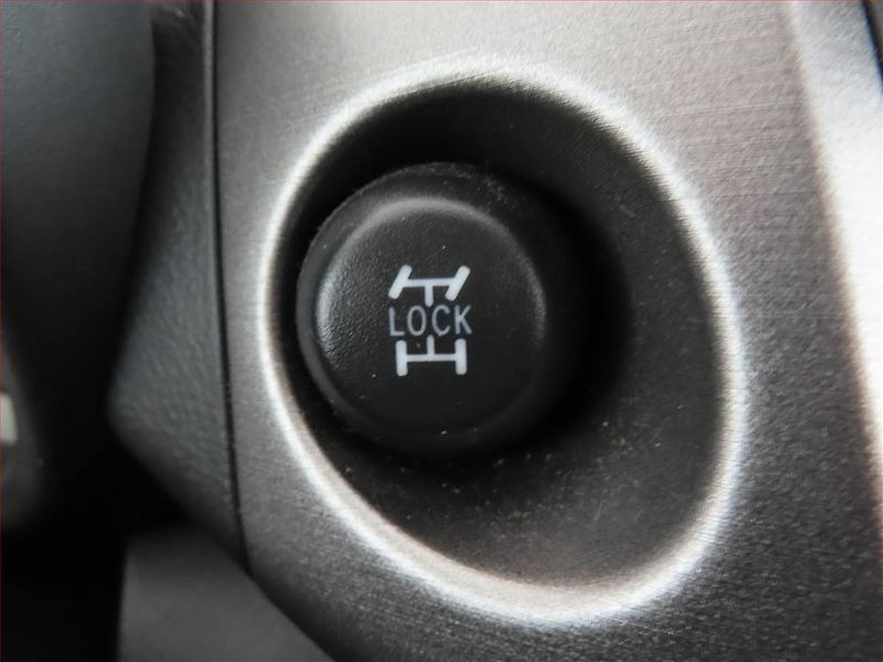 Toyota RAV4 (2011) 2.2 D-4D, 4X4, Automat - fotka 13 z 14