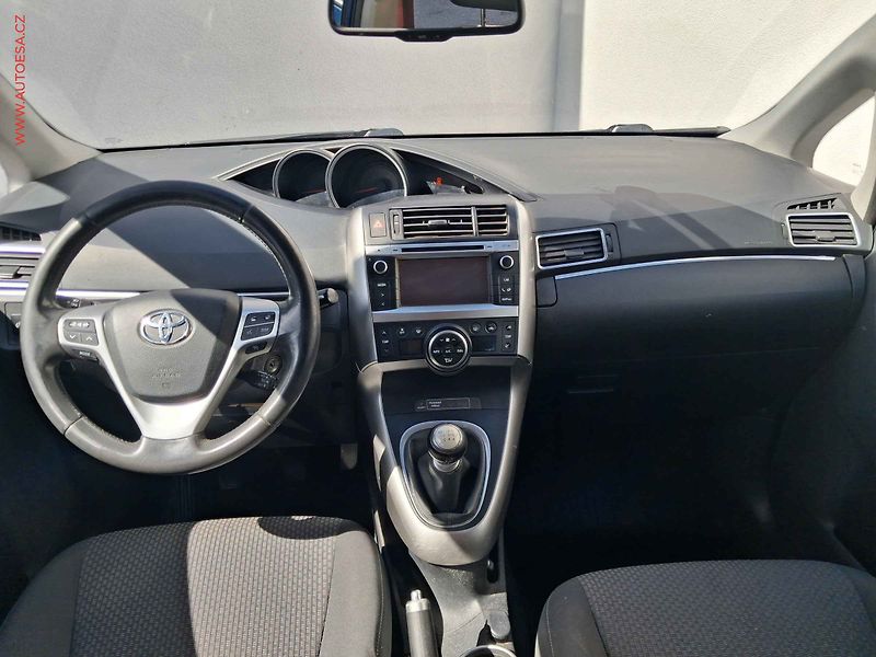 Toyota Verso (2013) 1.8i, 1.maj,ČR, Navi, AC - fotka 8 z 19