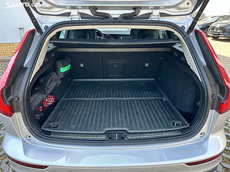 Volvo V60 CC/B4/AWD/NezT/TZ/H&K/Skladem - fotka 17 z 17