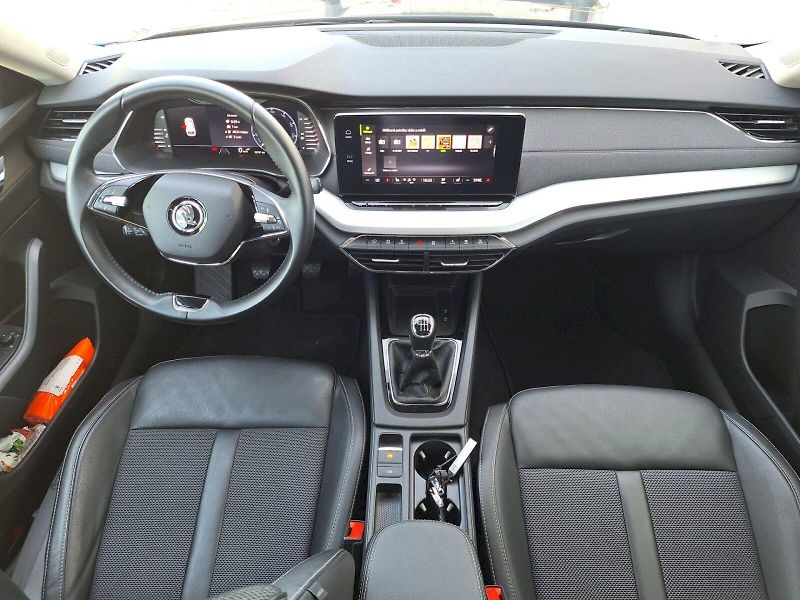 Škoda Octavia (2023) COMBI / 2.0 TDI / 85 kW / 6MP - fotka 13 z 33