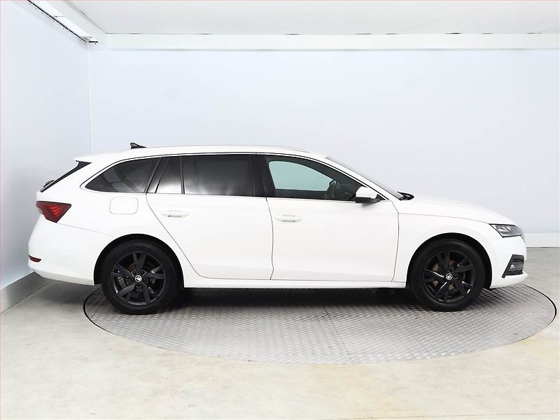 Škoda Octavia (2020) Style 1.5 TSI, Serv.kniha - fotka 6 z 18