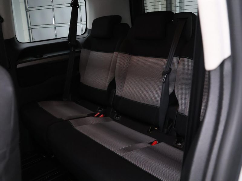 Citroën SpaceTourer 2,0 HDI 110kW Shine 8-Míst - fotka 16 z 32