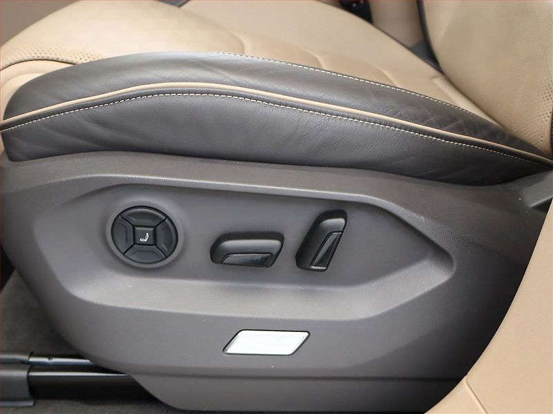 Volkswagen Touareg (2019) 3.0 TDI - fotka 23 z 26