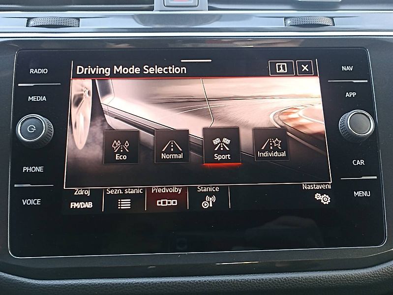 Volkswagen Tiguan Allspace (2023) 1.5 TSI 110kW  tažné manuál - fotka 24 z 35